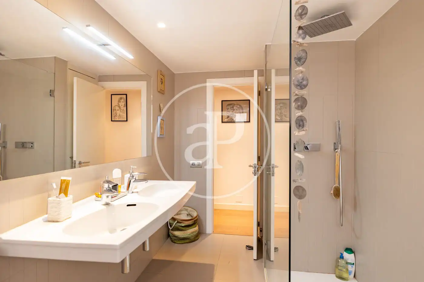 Baño de Piso en venta en Barcelona con Aire acondicionado, Calefacción y Terraza