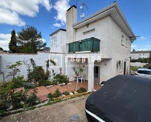 Vista exterior de Casa o xalet en venda en Trijueque amb Aire condicionat, Calefacció i Terrassa