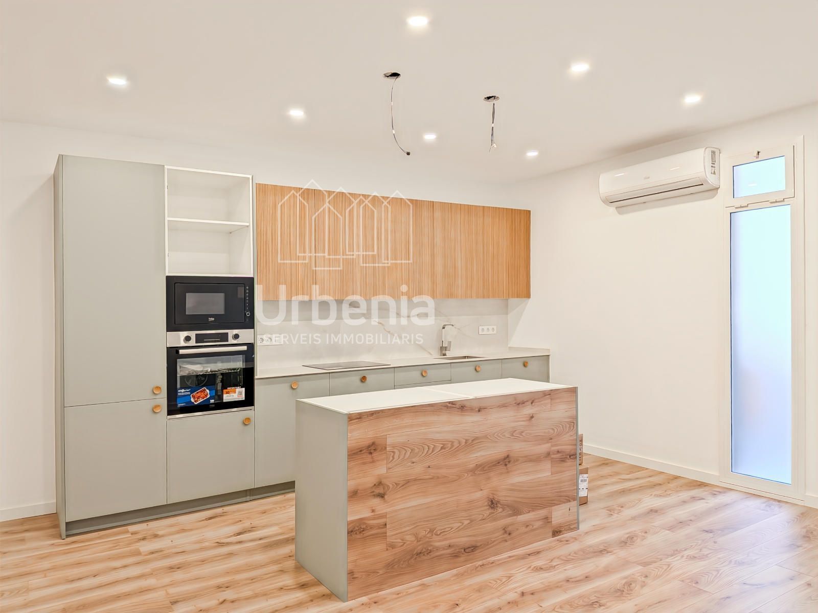 Kitchen of Flat for sale in  Barcelona Capital  with Air Conditioner, Heating and Terrace