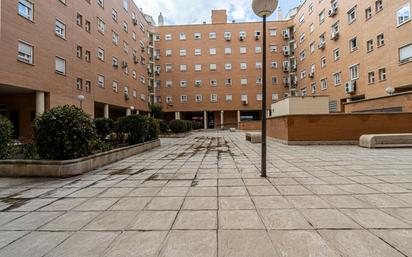 Vista exterior de Pis en venda en Coslada amb Aire condicionat, Calefacció i Jardí privat