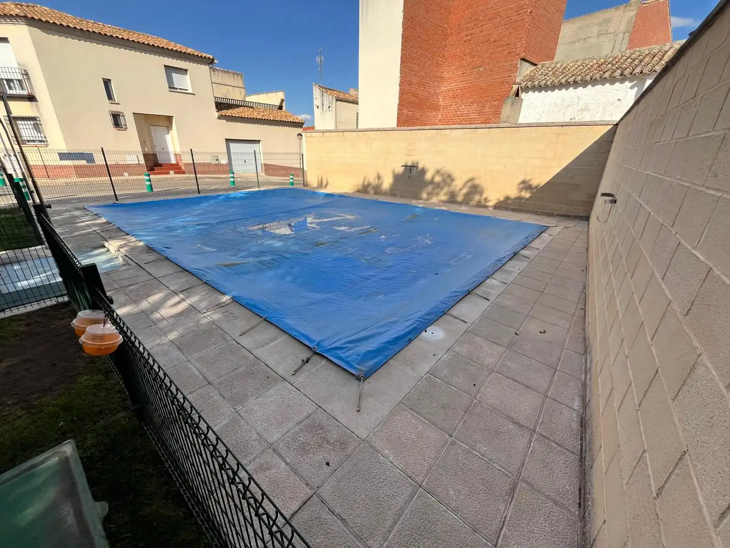 Piscina de Pis en venda en Carrión de Calatrava amb Aire condicionat, Calefacció i Terrassa