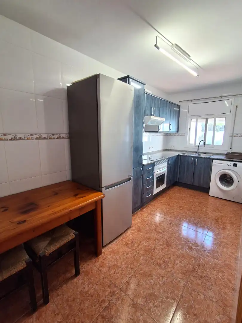 Küche von Einfamilien-Reihenhaus zum Verkauf in Mont-roig del Camp mit Klimaanlage, Privatgarten und Terrasse