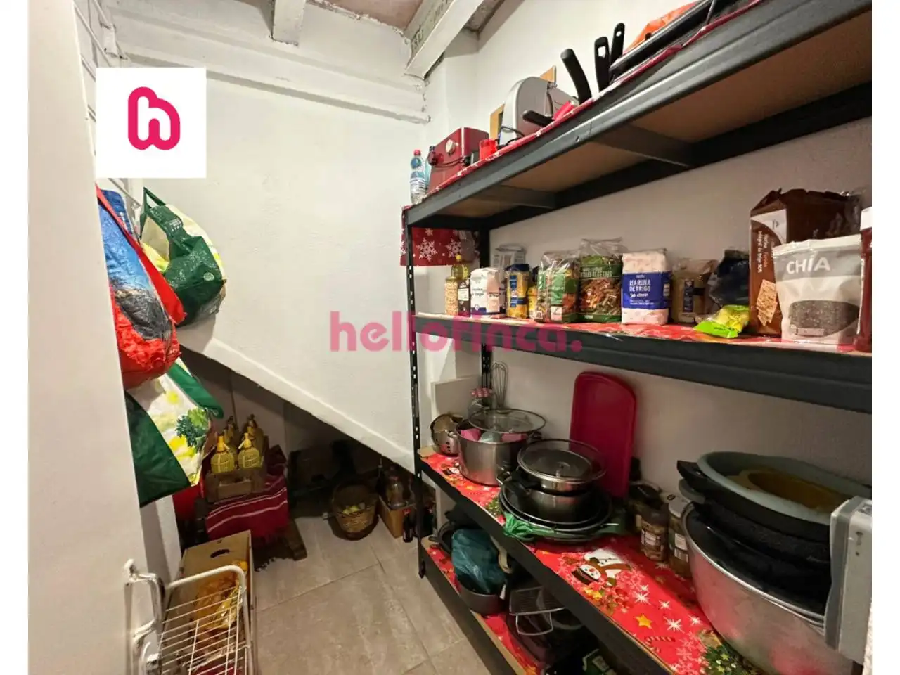 Cuina de Casa adosada en venda en Sant Pere de Torelló amb Calefacció, Terrassa i Alarma