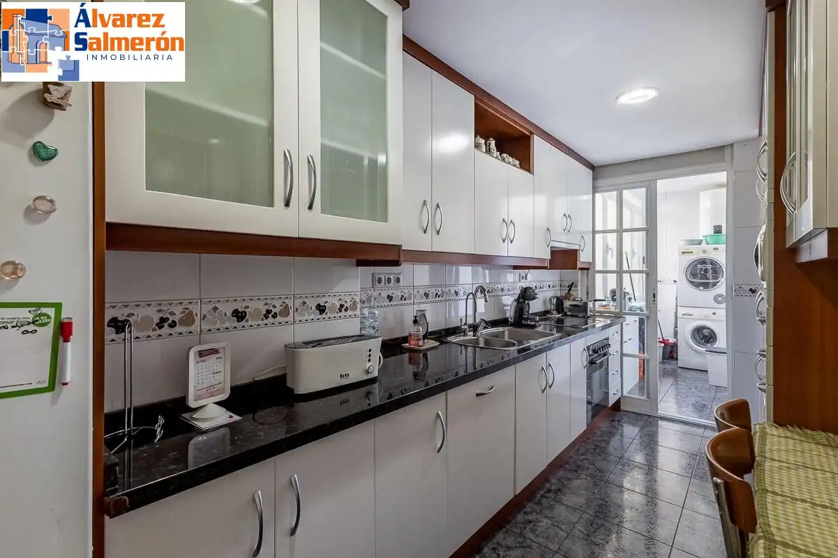 Piso con ascensor en venta en Genil, imagen 8