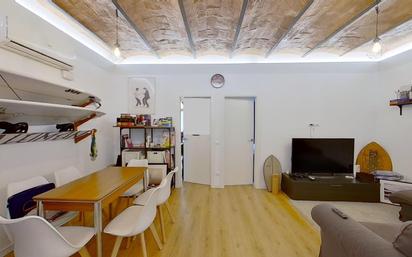 Living room of Flat for sale in  Barcelona Capital  with Air Conditioner and Balcony