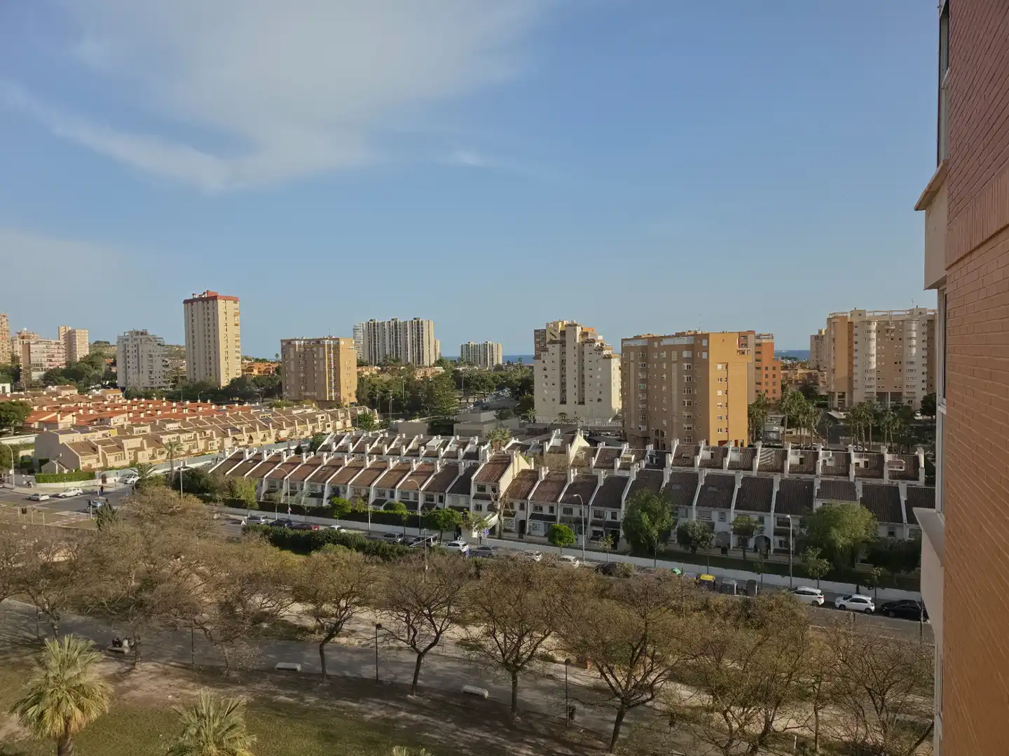 Vista exterior de Pis en venda en Alicante / Alacant amb Aire condicionat, Terrassa i Piscina comunitària
