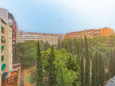 Flat with lift for sale in Les Corts
