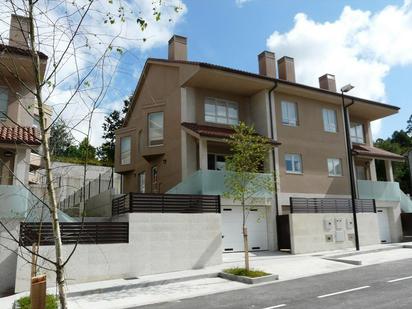 Exterior view of House or chalet for sale in Santiago de Compostela   with Private garden, Parquet flooring and Terrace