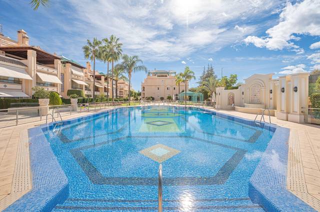 Apartamento en Alquiler en Urbanización Lomas de Sierra Blanca, A en Las Lomas de Río Verde
