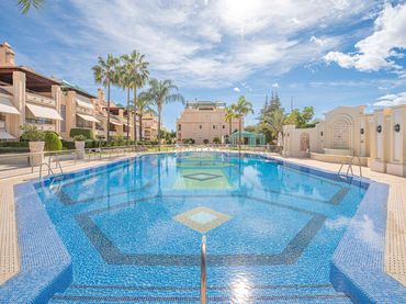 Apartament amb piscina de lloguer a Urbanización Lomas de Sierra Blanca A