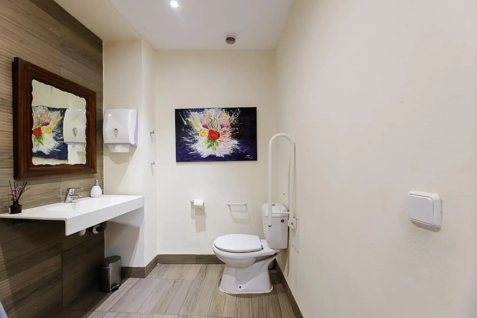Bathroom of Commercial properties for transfer in Binissalem  with Air Conditioner and Furnished