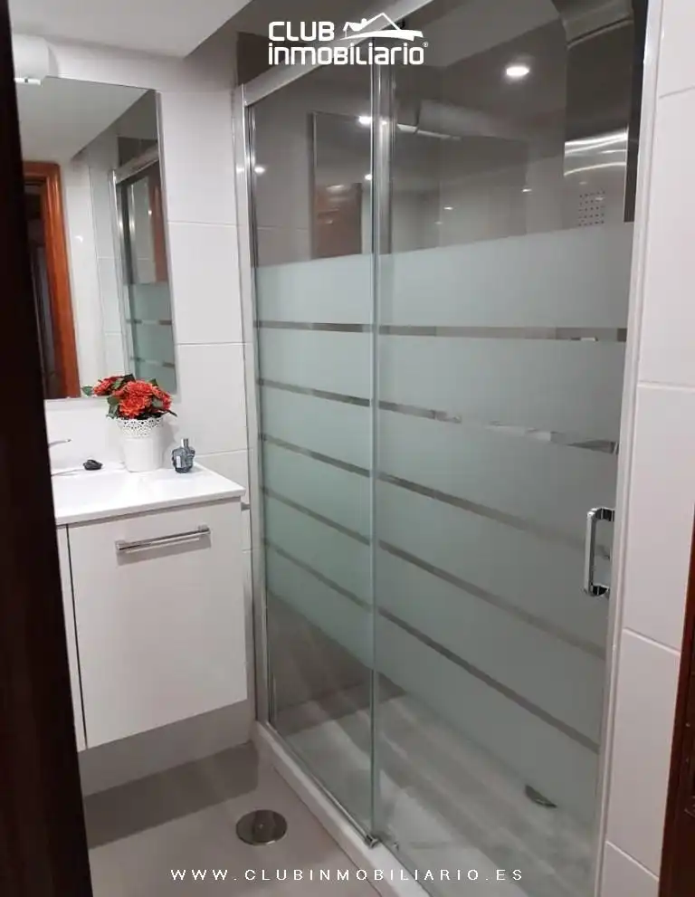 Baño de Piso de alquiler en Santa Cruz de Tenerife con Aire acondicionado, Terraza y Balcón