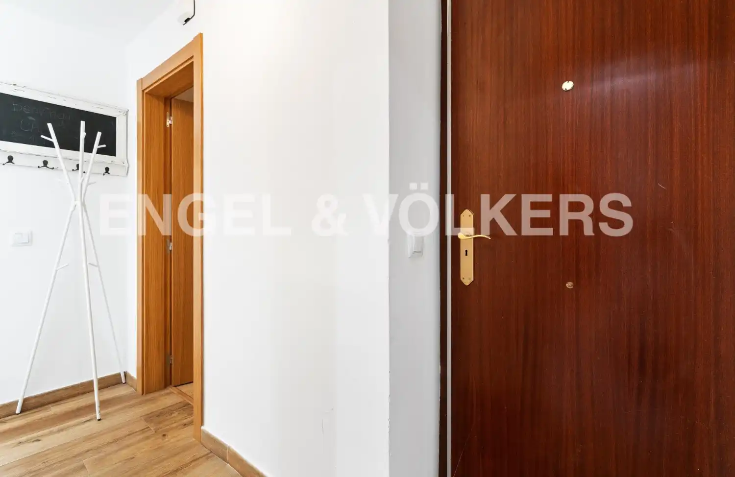 Wohnung zur Miete in Barcelona mit Klimaanlage, Heizung und Parkett