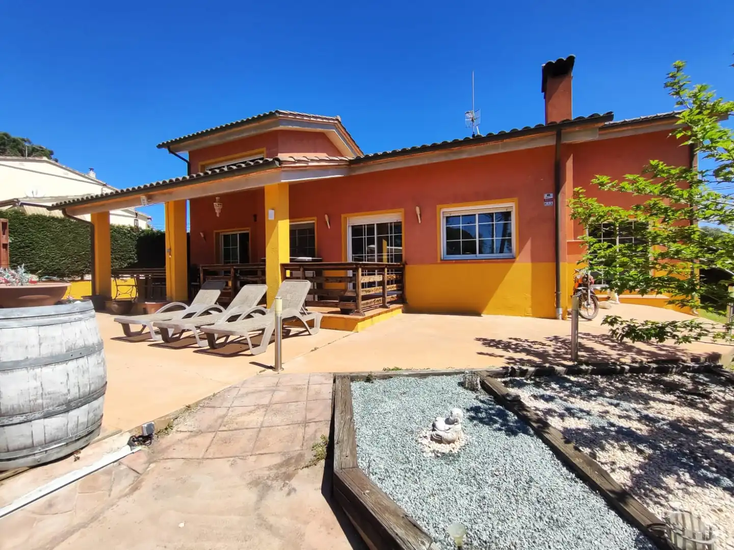 Casa con jardín en venta en Urbanització Llac del Cigne 175