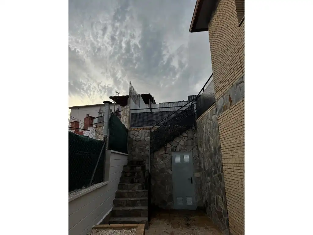 Vista exterior de Casa o chalet en venta en Rubí
