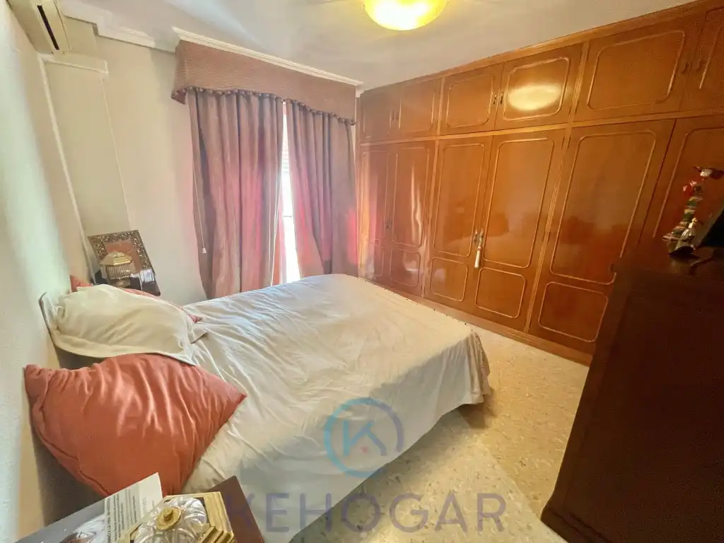 Bedroom of Flat for sale in Dos Hermanas