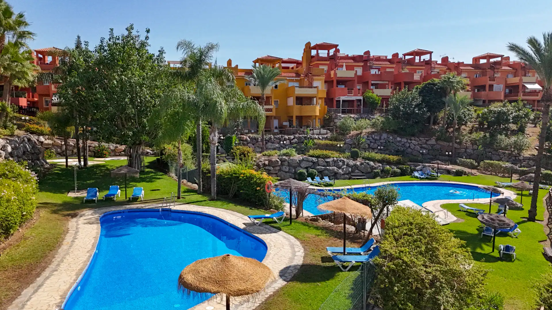 Vista exterior de Apartament en venda en Marbella amb Aire condicionat, Calefacció i Terrassa