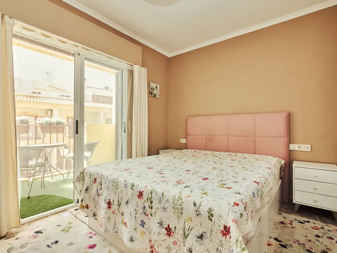 Habitación de Casa adosada en venta en Orihuela con Aire acondicionado, Calefacción y Terraza