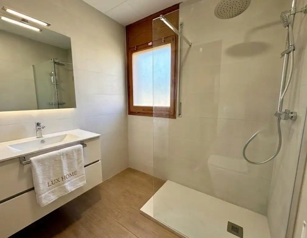 Baño de Casa o chalet en venta en Lliçà d'Amunt con Aire acondicionado, Calefacción y Jardín privado