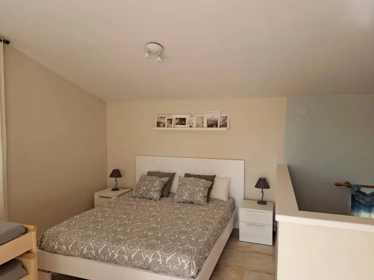 Schlafzimmer von Haus oder Chalet zur Miete in Vilanova i la Geltrú mit Klimaanlage, Heizung und Privatgarten
