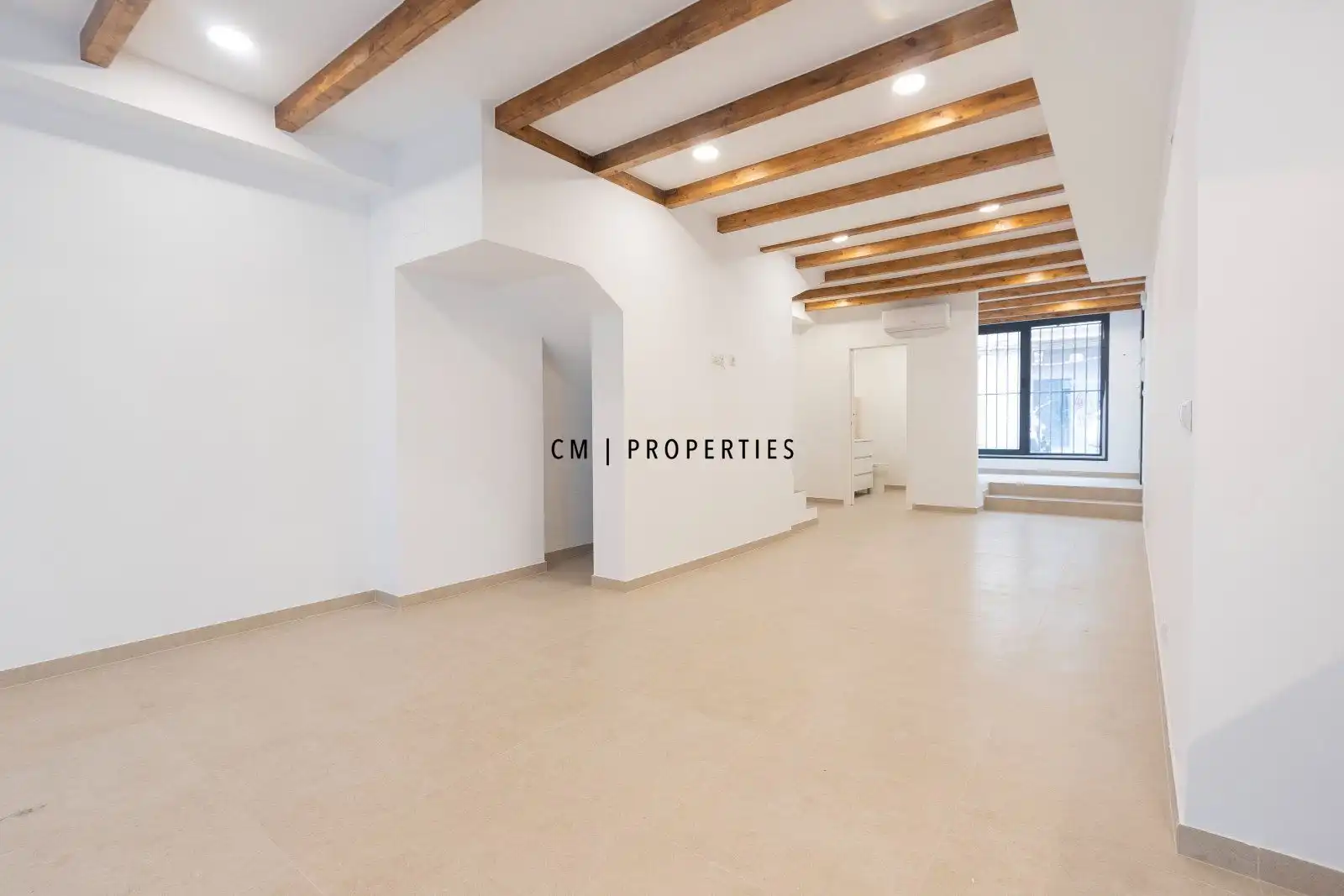 Flat for sale in Valencia  with Air Conditioner, Heating and Swimming Pool