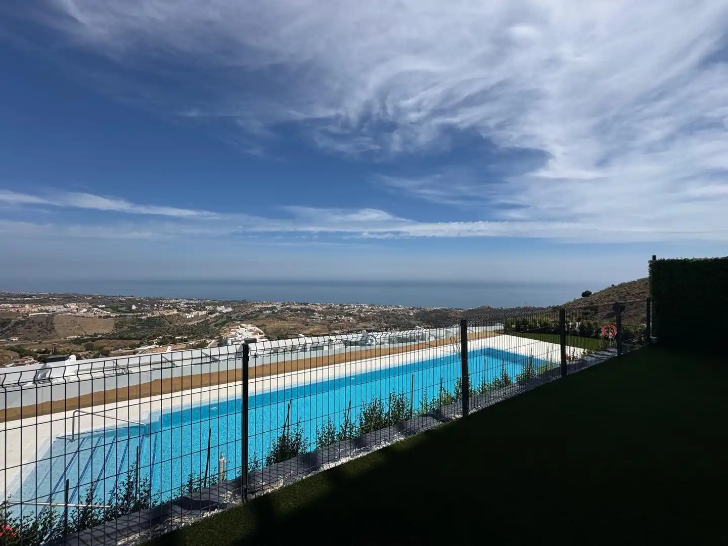 Piscina de Planta baixa en venda en Rincón de la Victoria amb Aire condicionat, Calefacció i Terrassa