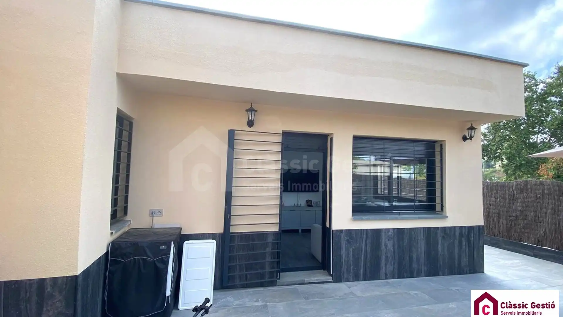 Exterior view of Houses for sale in Terrassa  with Air Conditioner, Heating and Terrace
