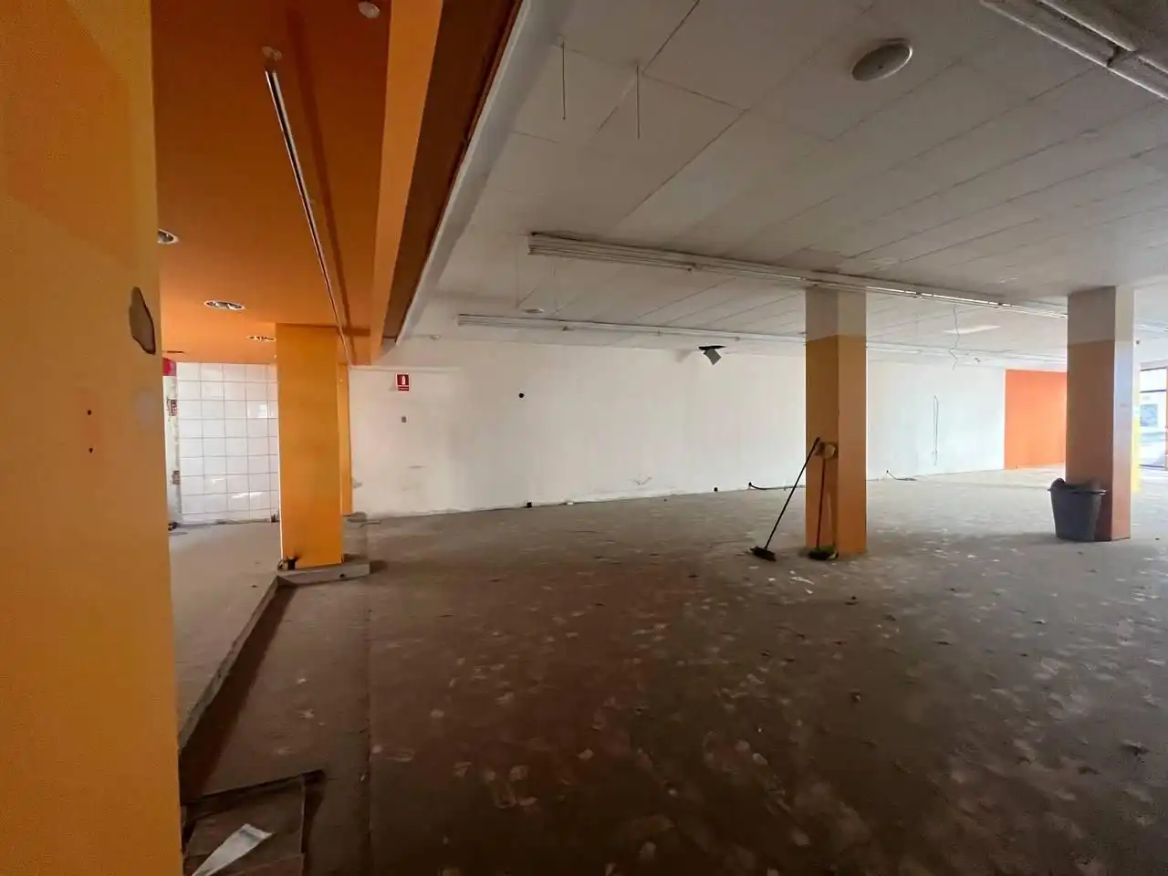 Local comercial en venta en Carrer Bernat Metge, imagen 4
