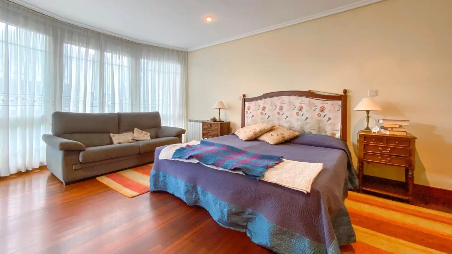 Schlafzimmer von Einfamilien-Reihenhaus zum Verkauf in Santa Cruz de Bezana mit Heizung, Parkett und Abstellraum