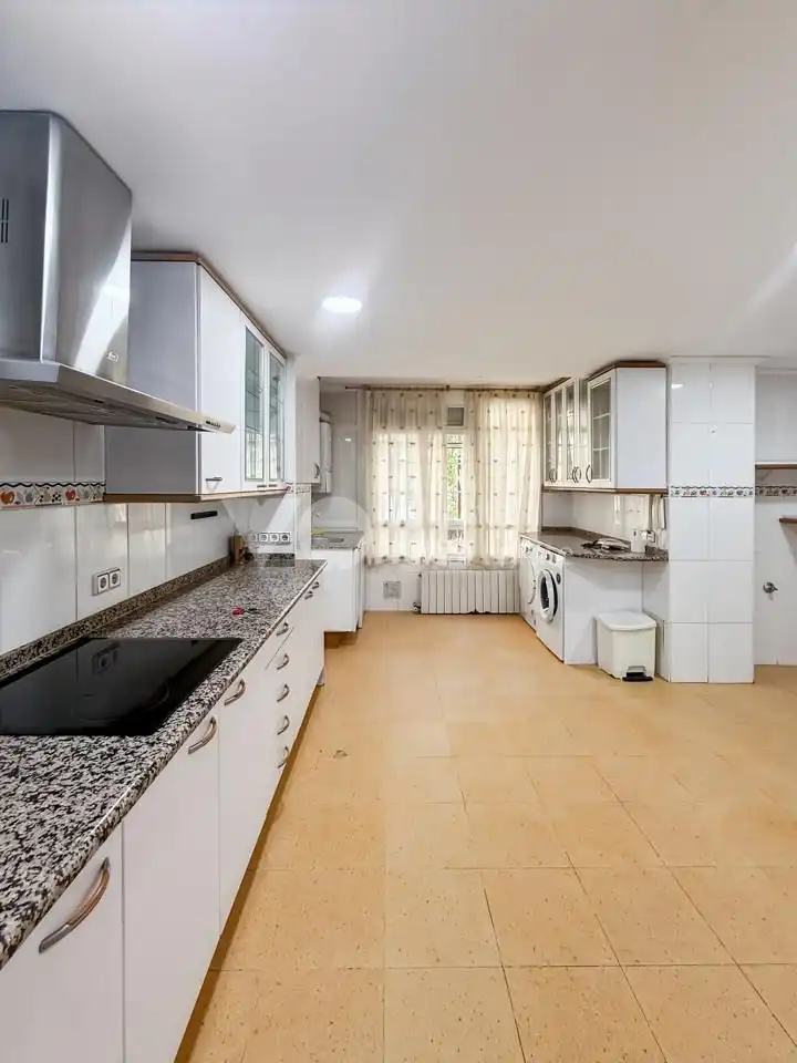 Cocina de Piso de alquiler en Majadahonda con Aire acondicionado, Calefacción y Parquet
