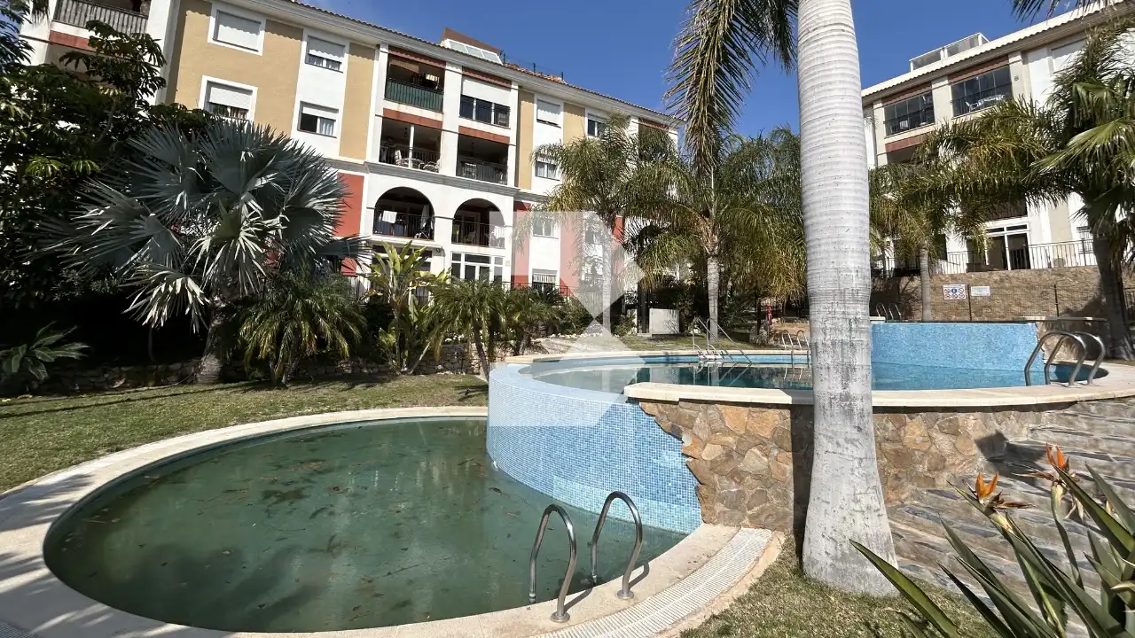 Piscina de Estudio en venta en Mutxamel con Aire acondicionado, Amueblado y Piscina comunitaria