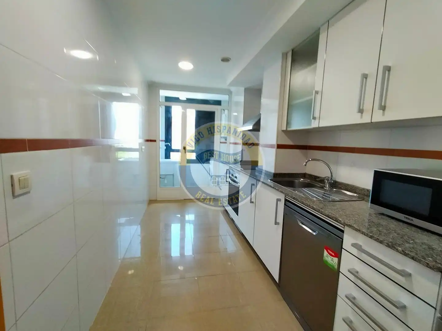Kitchen of Flat for sale in Vigo   with Heating and Storage room