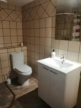 Badezimmer von Haus oder Chalet zur Miete in Yuncler mit Klimaanlage und Heizung