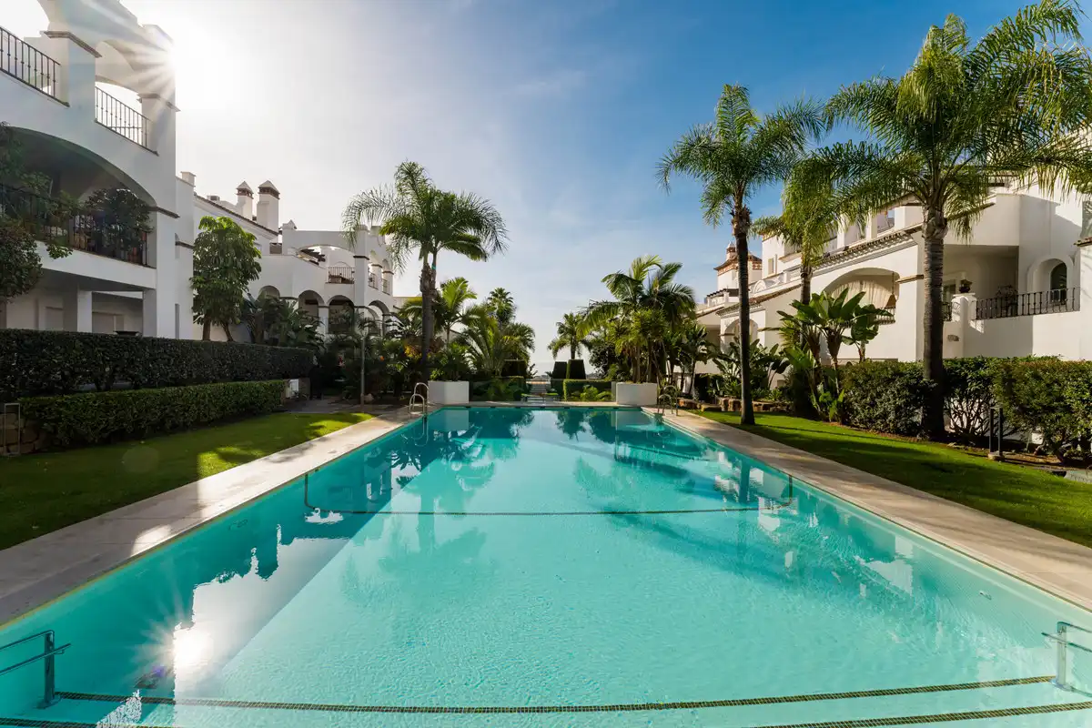 Piscina de Piso en venta en Marbella con Aire acondicionado y Trastero