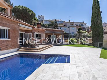 Maison avec piscine à vendre à Carrer Santa Fe