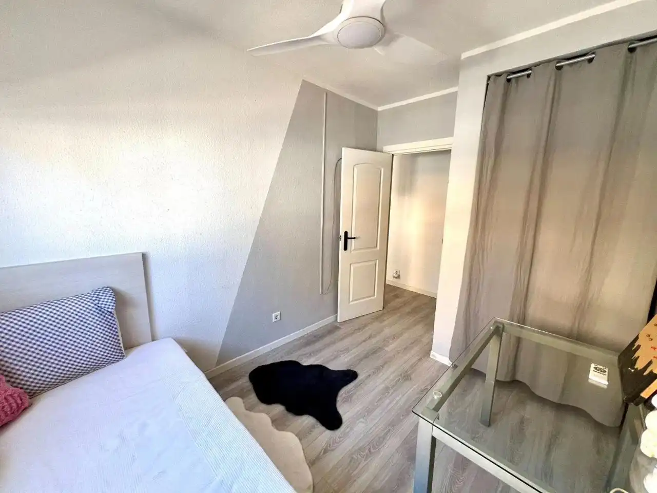 Dormitori de Apartament en venda en La Manga del Mar Menor amb Aire condicionat, Parquet i Terrassa
