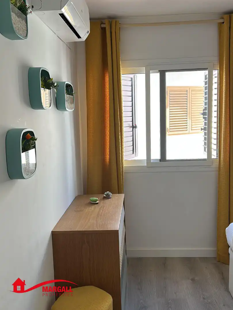 Habitación de Casa adosada de alquiler en La Pobla de Farnals con Aire acondicionado, Calefacción y Terraza