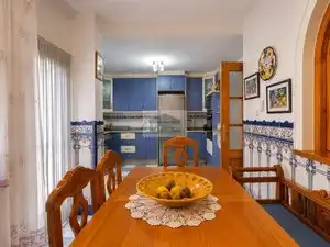 Cocina de Casa adosada en venta en Vegas del Genil con Aire acondicionado, Calefacción y Jardín privado