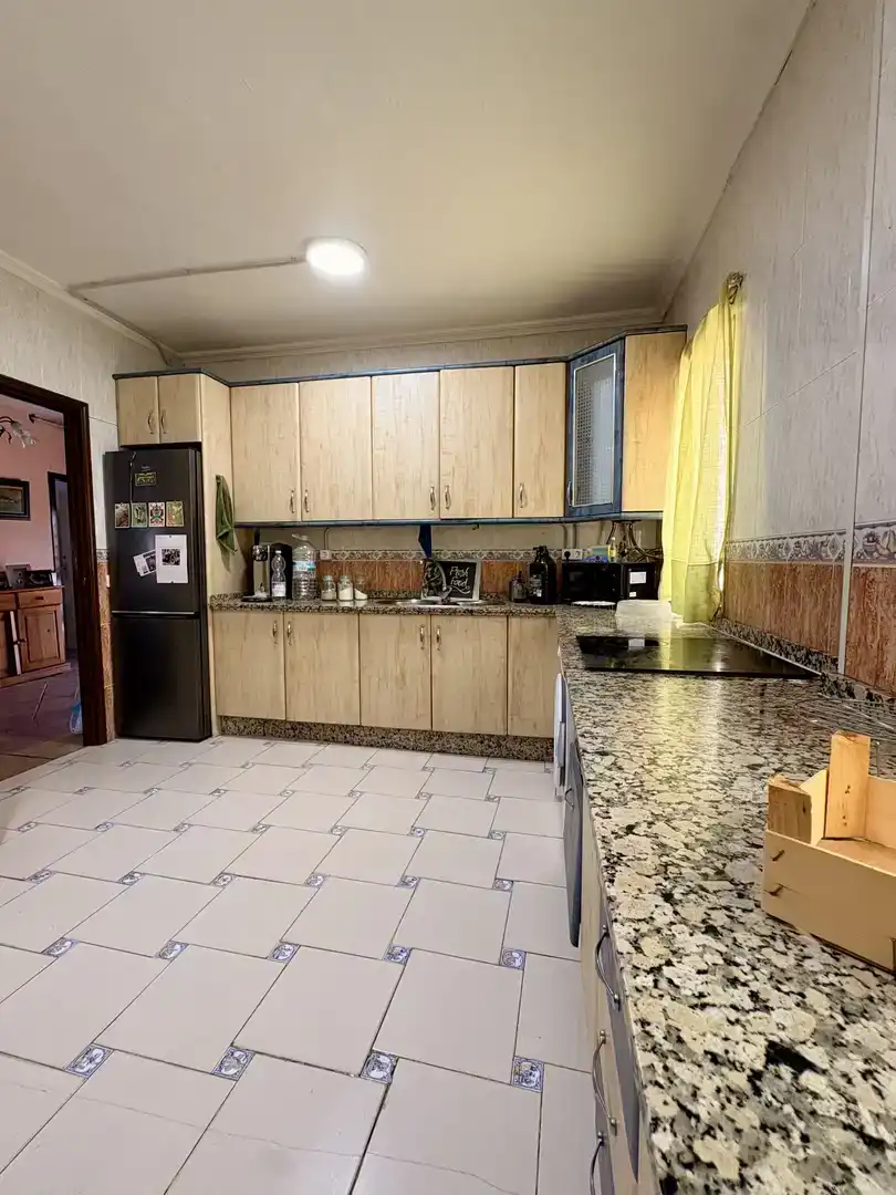 Cuina de Casa o xalet en venda en Carmona amb Aire condicionat, Jardí privat i Traster