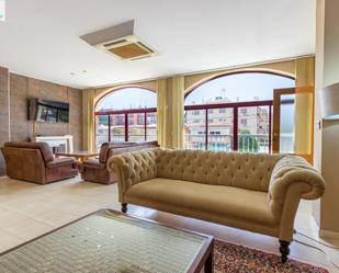 Sala d'estar de Apartament de lloguer en El Campello amb Aire condicionat i Terrassa