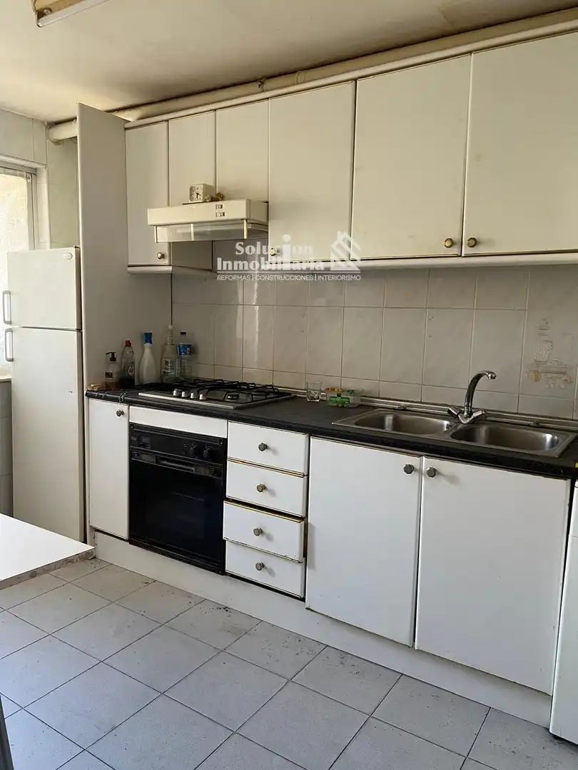 Kitchen of Flat for sale in Salamanca  with Heating, Terrace and Furnished