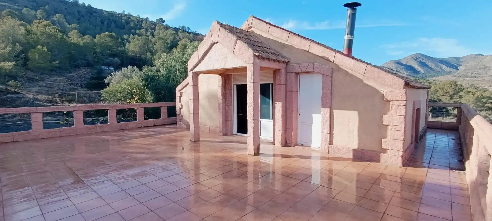Terrasse von Haus oder Chalet zum Verkauf in Hondón de las Nieves / El Fondó de les Neus mit Privatgarten, Terrasse und Abstellraum