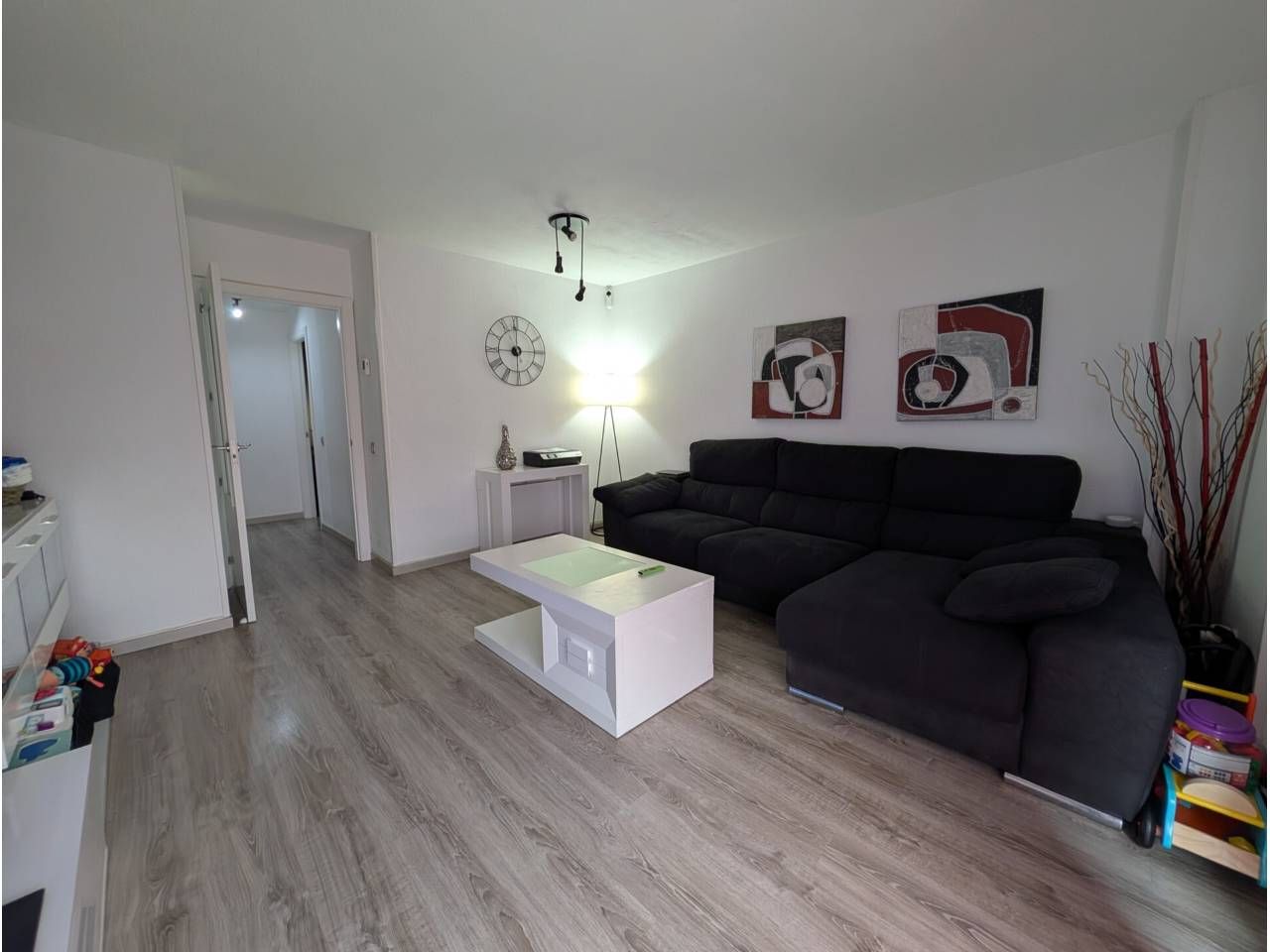 Living room of Flat for sale in Fuenlabrada  with Air Conditioner, Heating and Storage room
