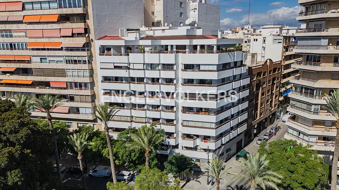 Vista exterior de Pis en venda en Alicante / Alacant amb Aire condicionat, Calefacció i Terrassa