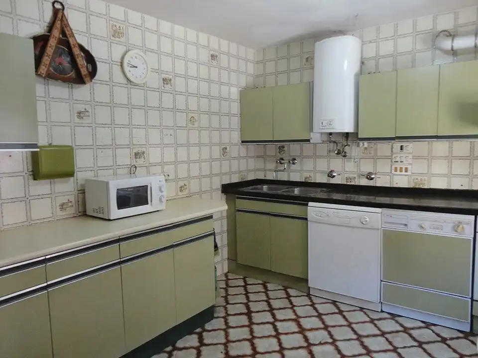 Cocina de Edificio en venta en Salas de los Infantes