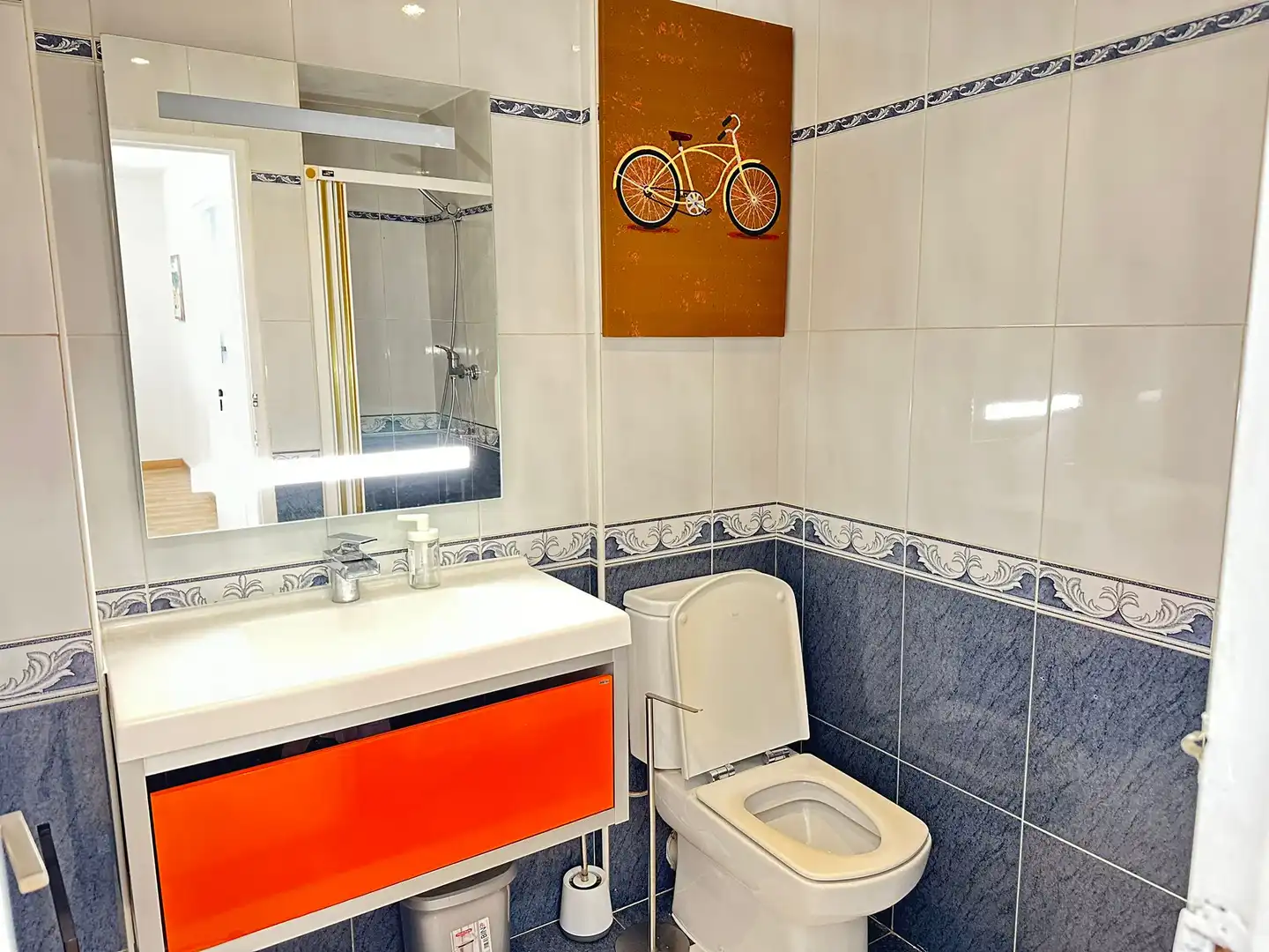 Room in Calle de San Asturio Serrano, 3, Reyes Católicos