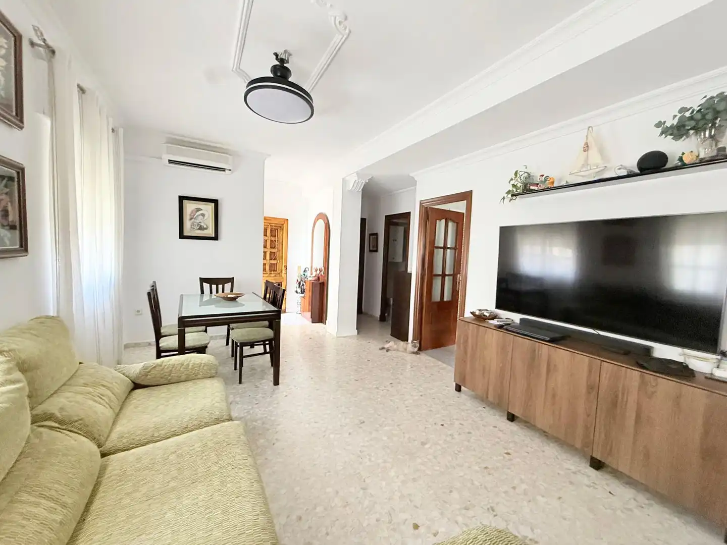 Sala d'estar de Casa o xalet en venda en Jerez de la Frontera amb Terrassa