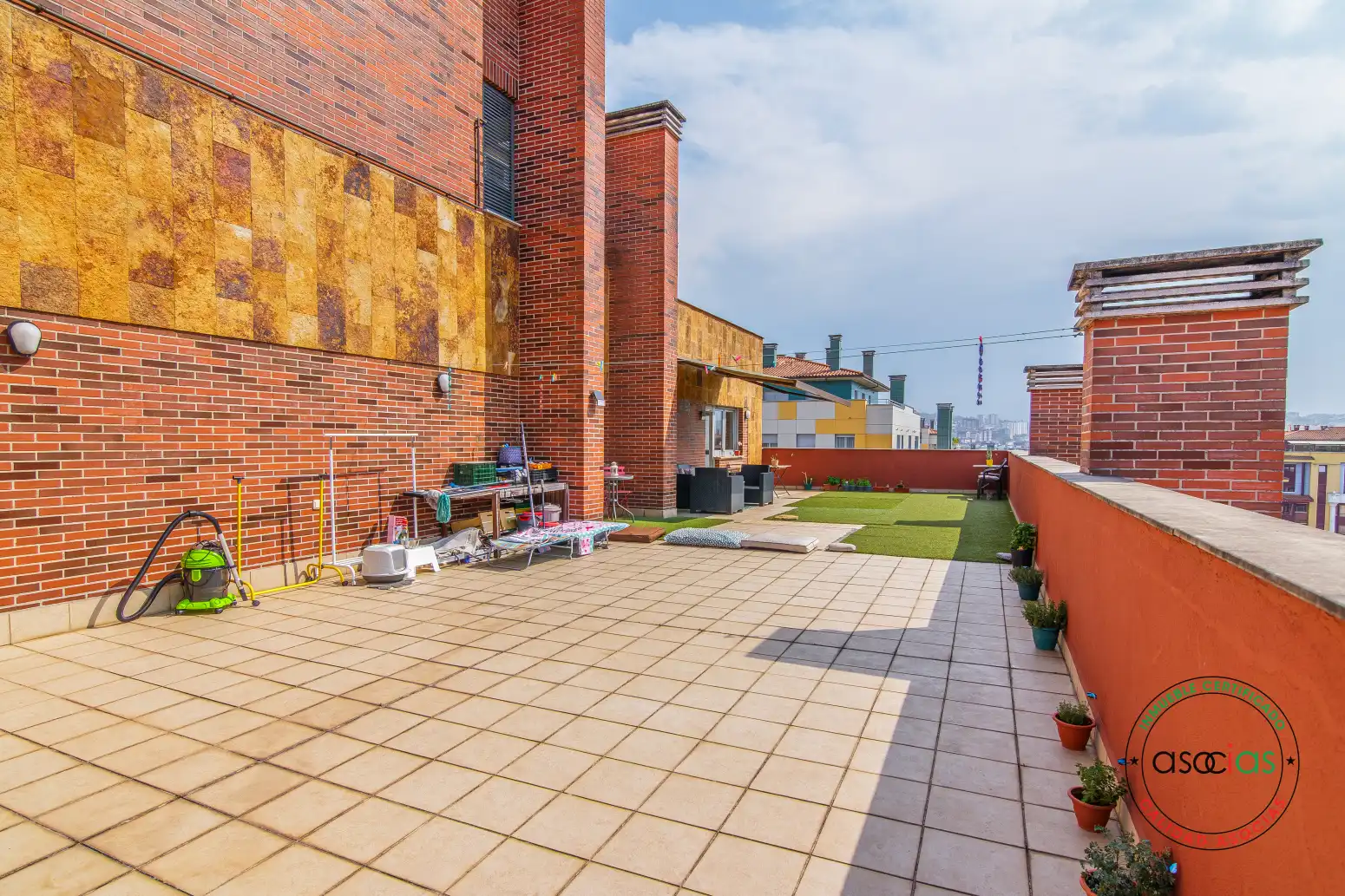Terrassa de Àtic en venda en Oviedo  amb Calefacció, Jardí privat i Parquet