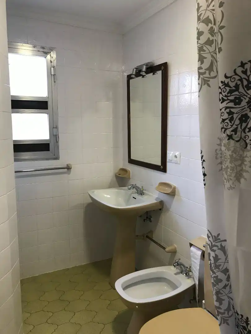 Bathroom of Flat for rent in Granada  with Terrace, Furnished and Microwave