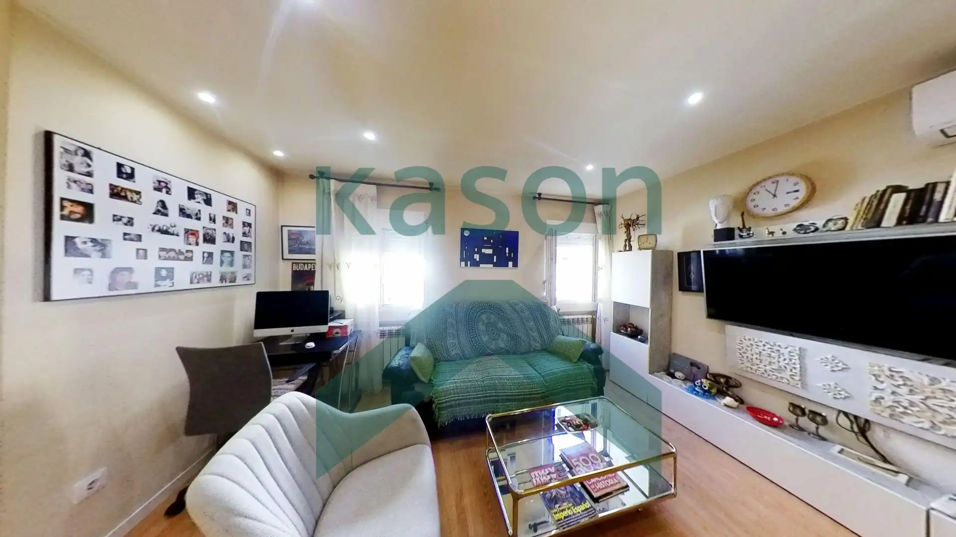 Living room of Flat for sale in Madrid  with Air Conditioner and Heating
